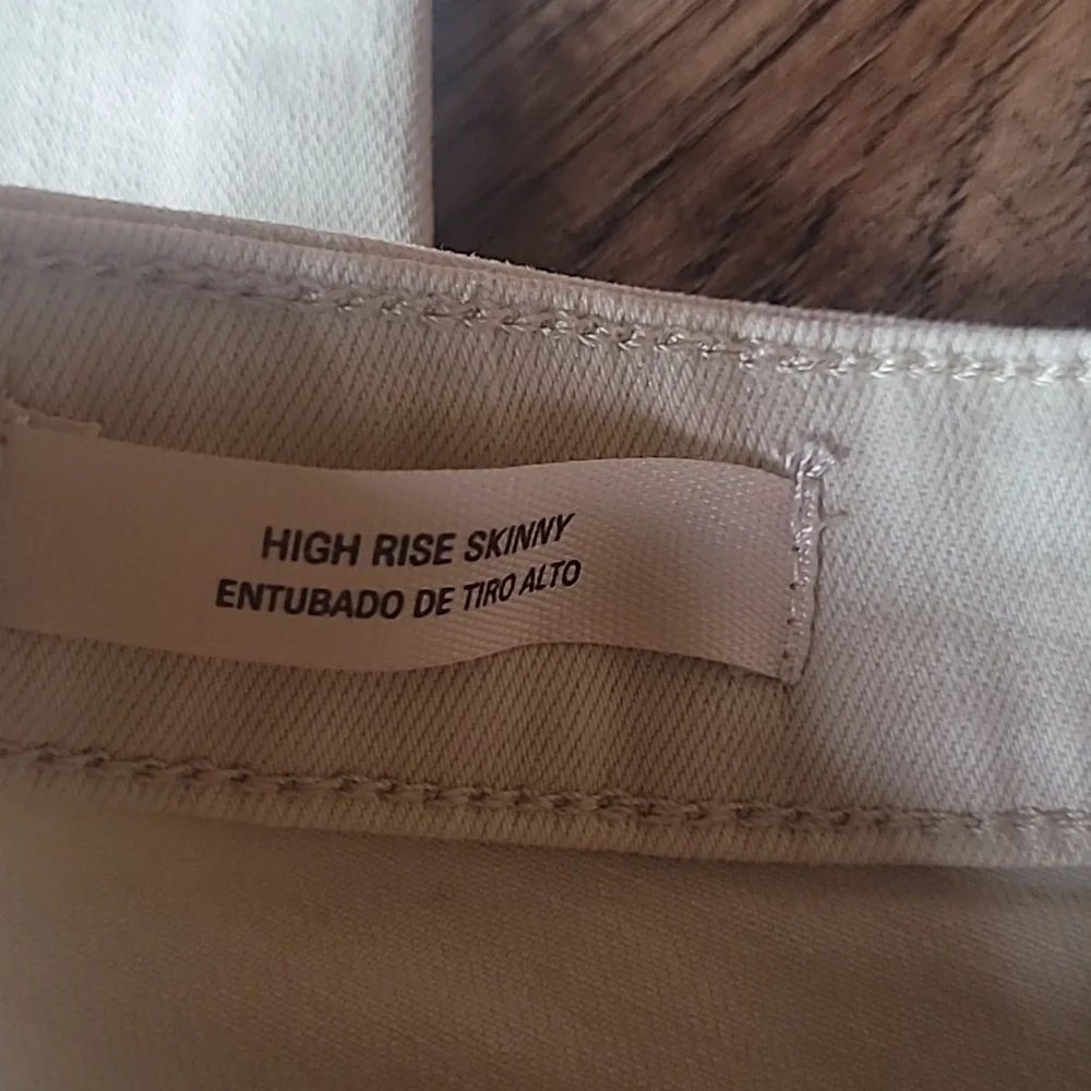 Universal Thread Skinny Jeans, Size 00, Cream, Beige, Light Tan, Soft, Stretchy - Picture 4 of 7